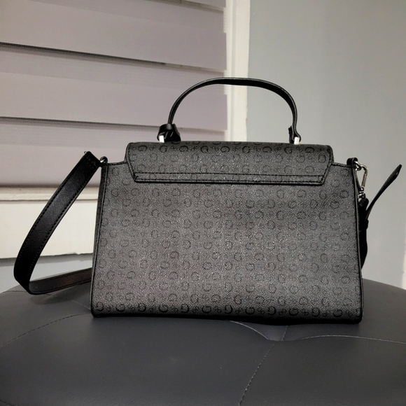 Women's Guess bag - Picture 2 of 3